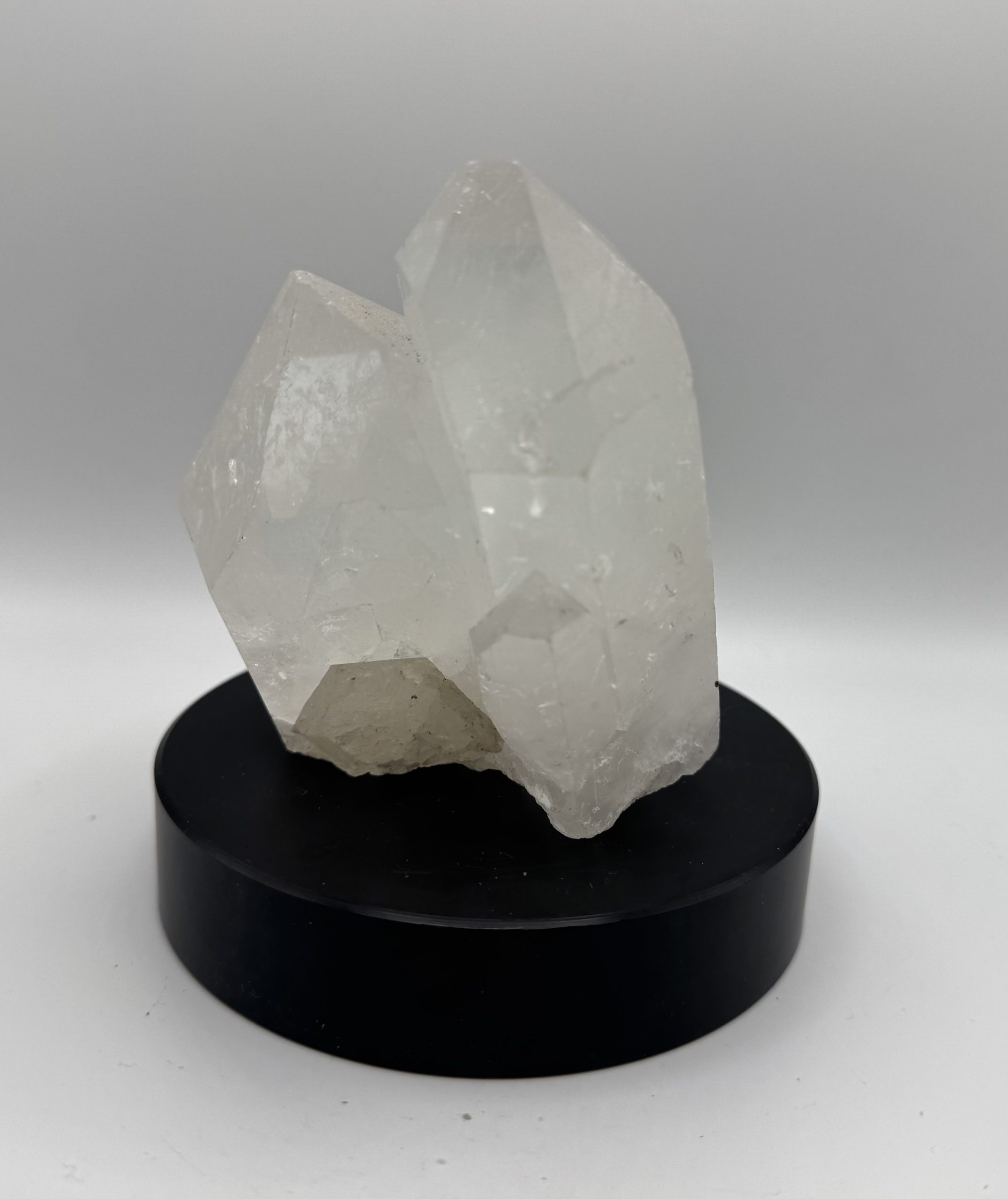 Clear quartz point - Image 2